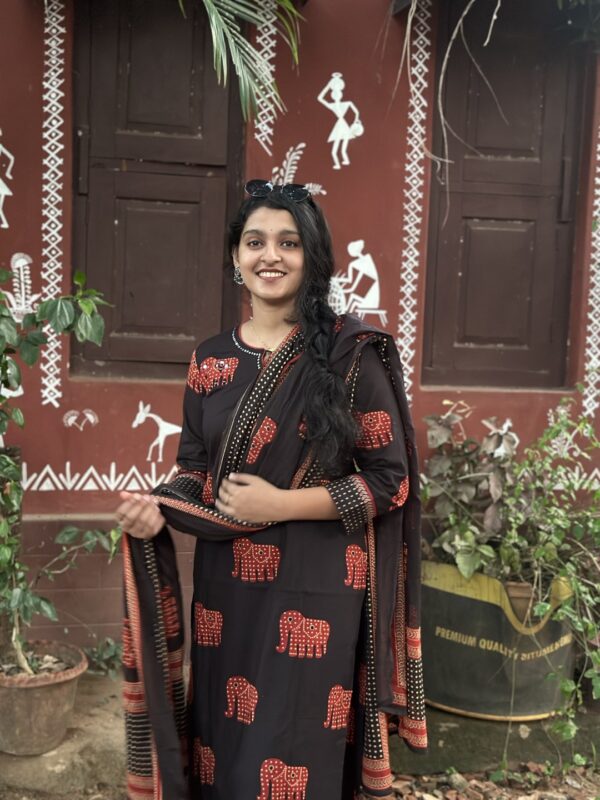 Gaja Embroidered Cotton 3 Piece Set - Image 3