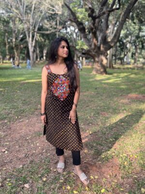 Bandhini Kutchi Sleeveless Kurta