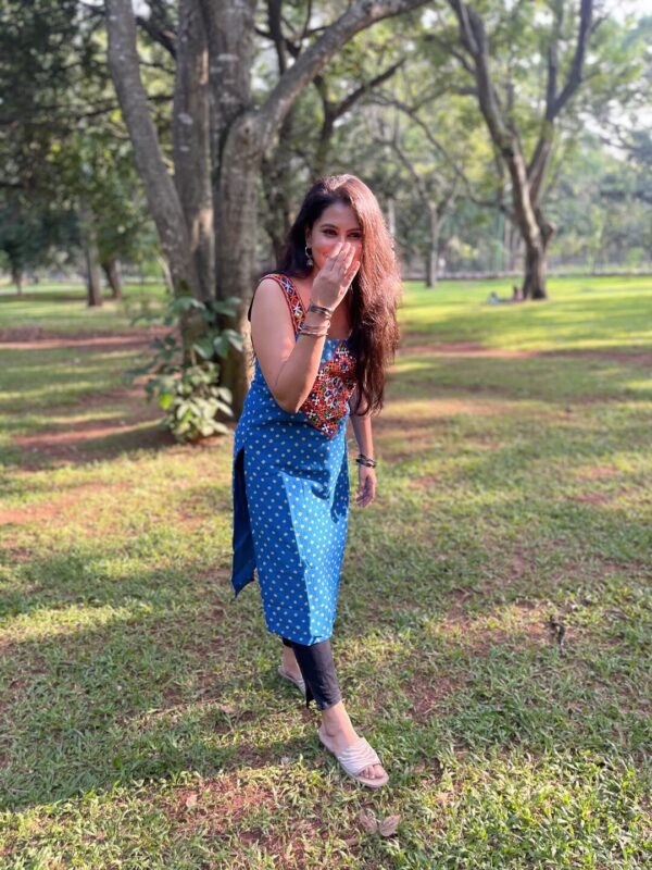 Bandhini Kutchi Sleeveless Kurta - Image 4