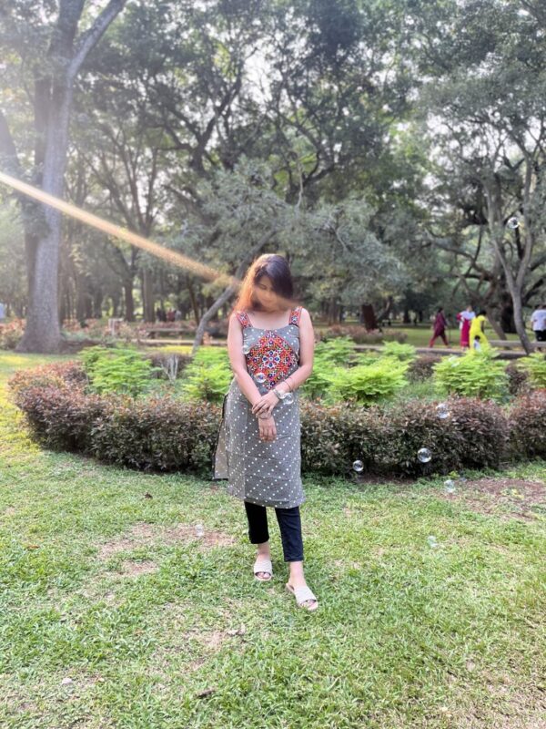 Bandhini Kutchi Sleeveless Kurta - Image 4