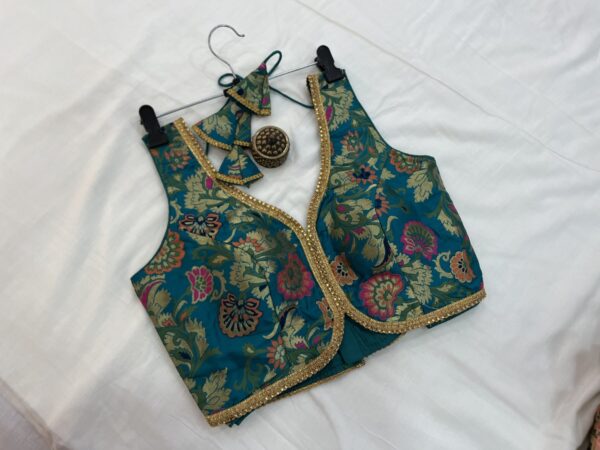 Semi Banarasi Saree Blouse (Sleeves Attachable) - Image 3