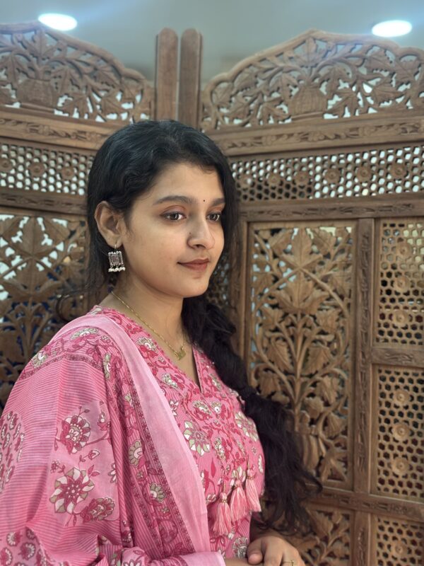 Jaipuri Striped Floral Print Kurta Set with Dupatta - Image 3