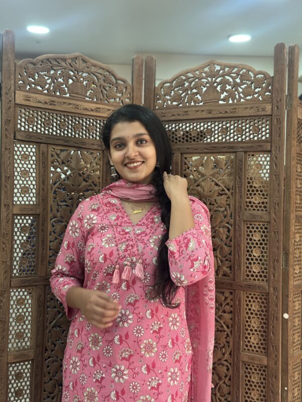 Jaipuri Striped Floral Print Kurta Set with Dupatta - Image 2