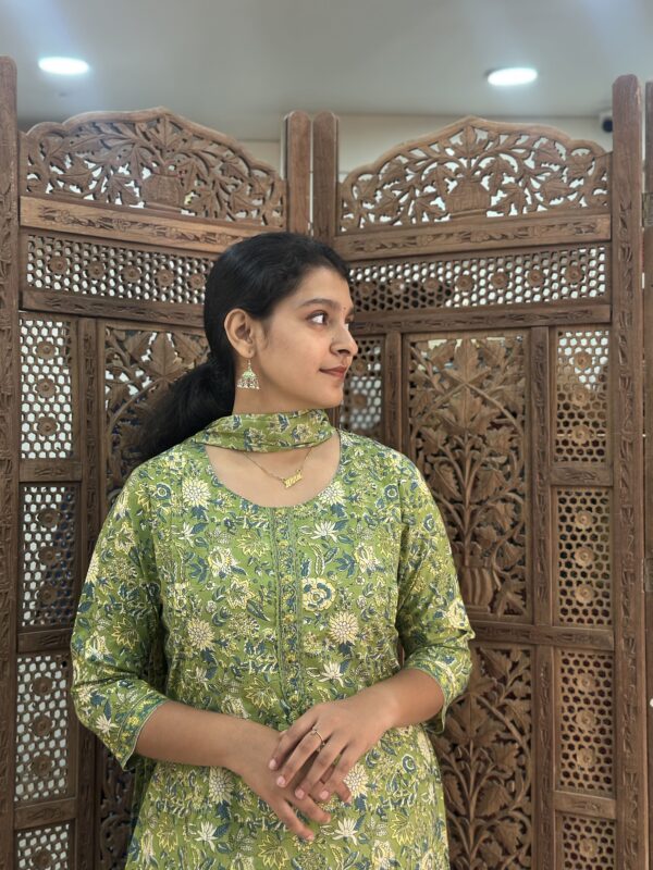Jaipuri Floral Print Kurta Set with Dupatta