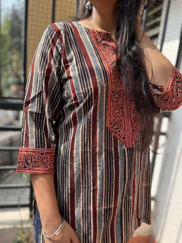 Striped Ajrak Round Neck Tunic - Image 2